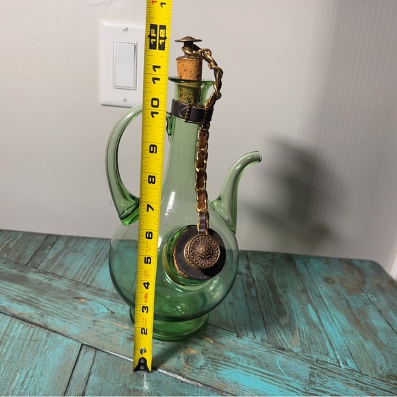 Vintage Large Hand Blown Green Glass Italian Wine Decanter with Ice Chamber - Picture 12 of 13